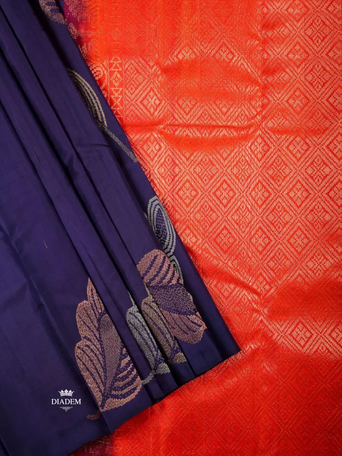 Dark Navy Blue Pure Kanchipuram Silk Saree With Leaf Motif On The Body And Without Border