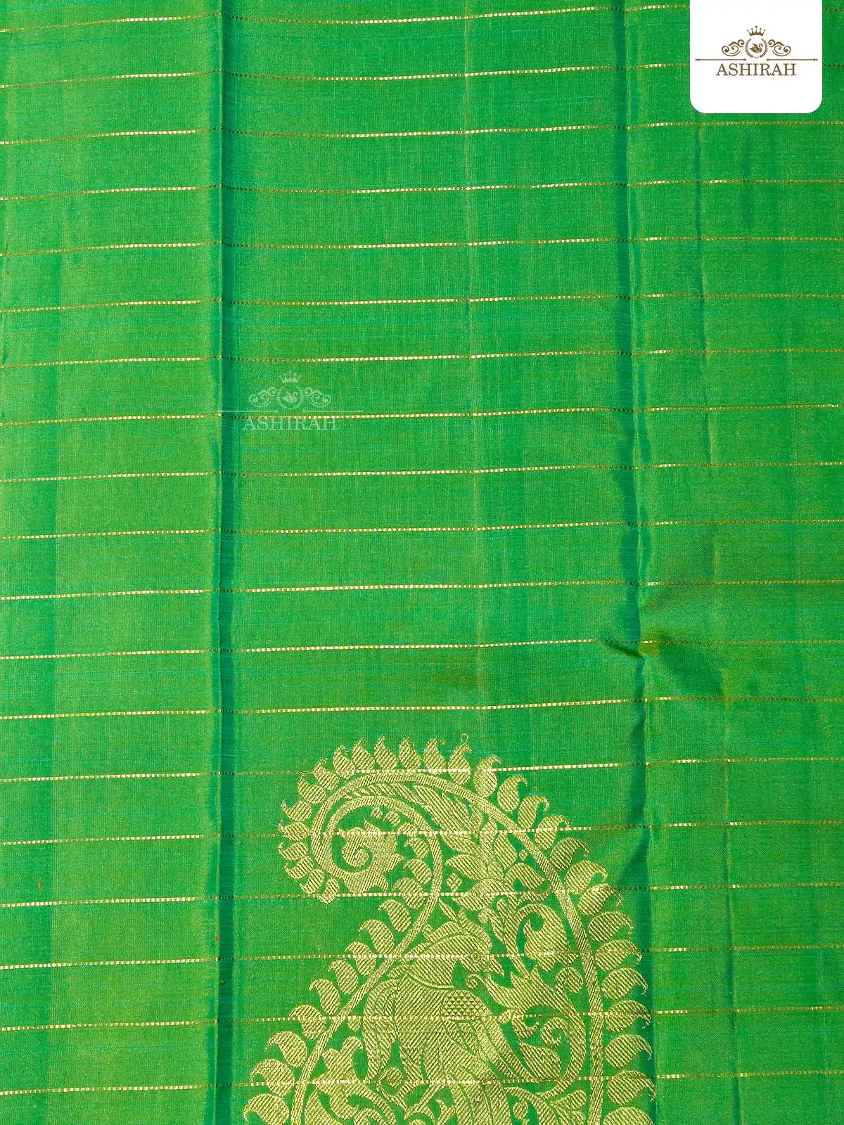 Green Pure Kanchipuram Silk Saree With Horizontal Lines On The Body And Without Border