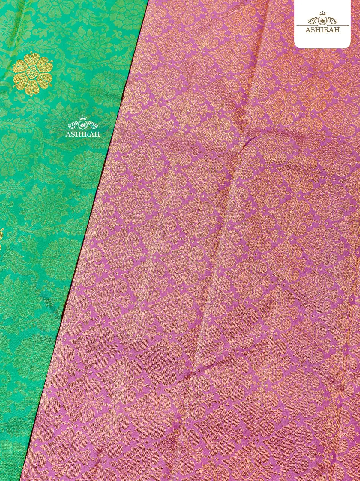 Green Pure Kanchipuram Silk Saree With Brocade And Flower Motifs All Over The Body And Without Border