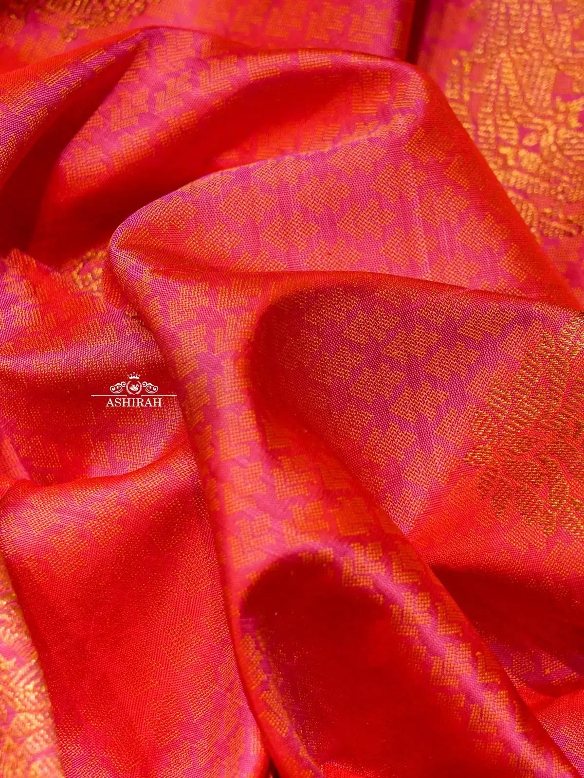 Magenta Pure Kanchipuram Silk Saree With Brocade And Flower Motifs On The Body And Zari Border