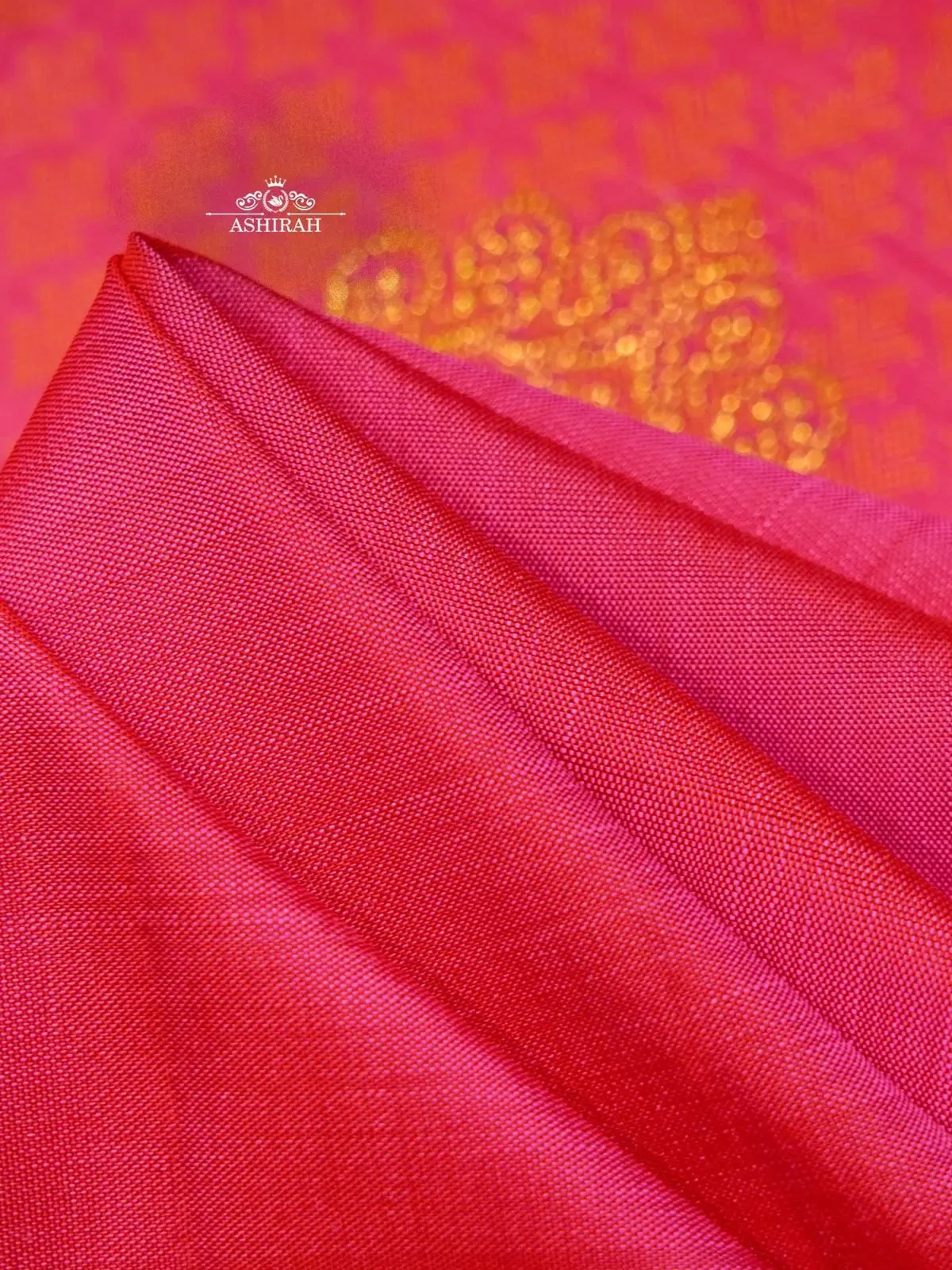 Magenta Pure Kanchipuram Silk Saree With Brocade And Flower Motifs On The Body And Zari Border
